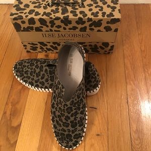 ⚡️SUPER SALE⚡️Ilse Jacobsen perforated tulip slip on sneakers Size 39/US Size 8
